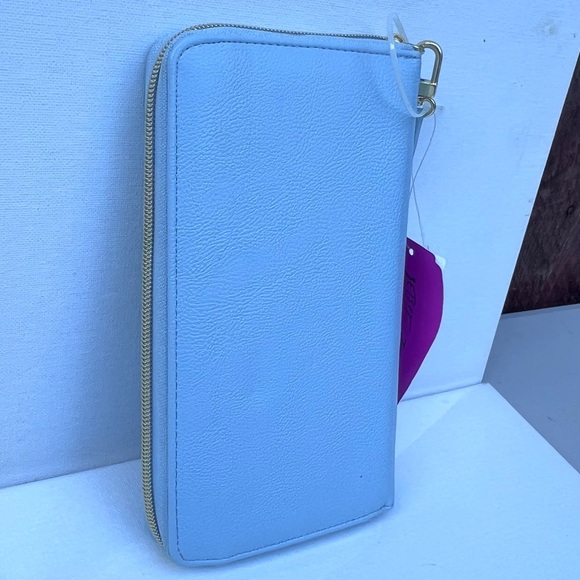 Betsey Johnson Pebbled Blue Zip Around wallet - Picture 7 of 11